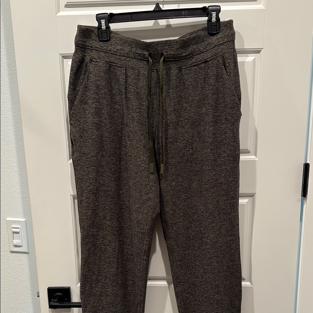 Lululemon Women’s Casual Gray/green  joggers